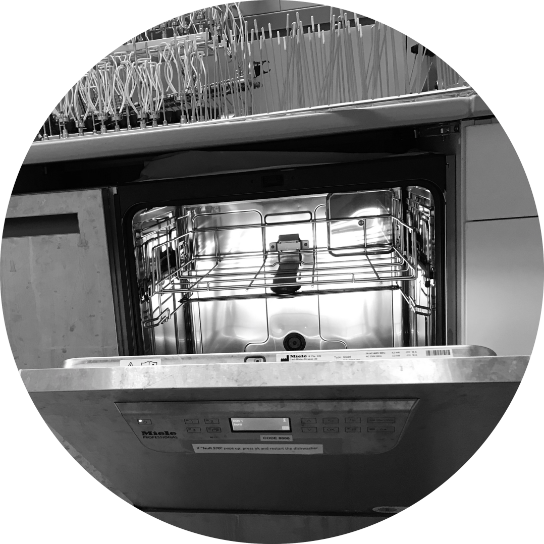 Laboratory dishwasher